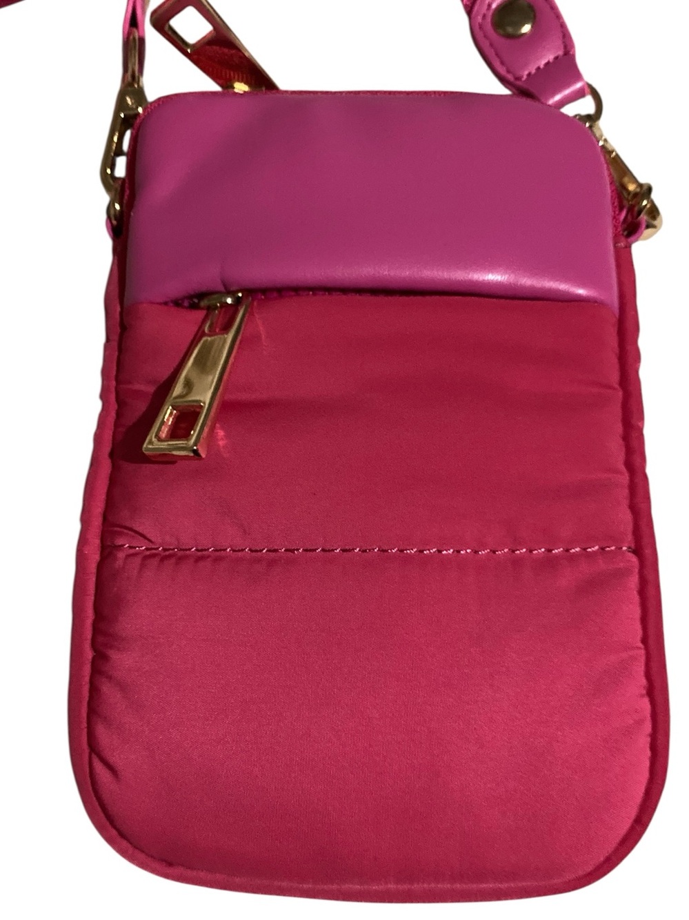Sondra Roberts Hot Pink Two-Tone Crossbody Phone Pouch - Picture 2 of 6